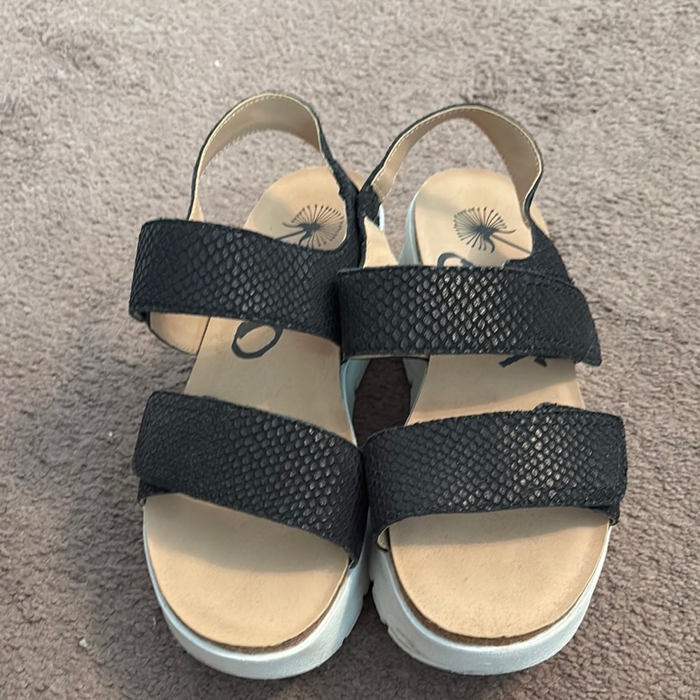 OTBT sandals